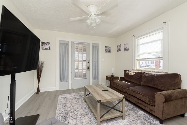 Photo - 5348 Winthrop Ave