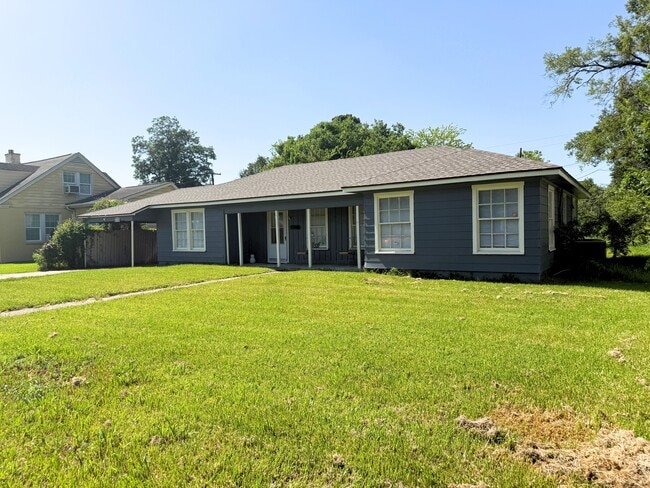 Photo - 2330 Rusk St