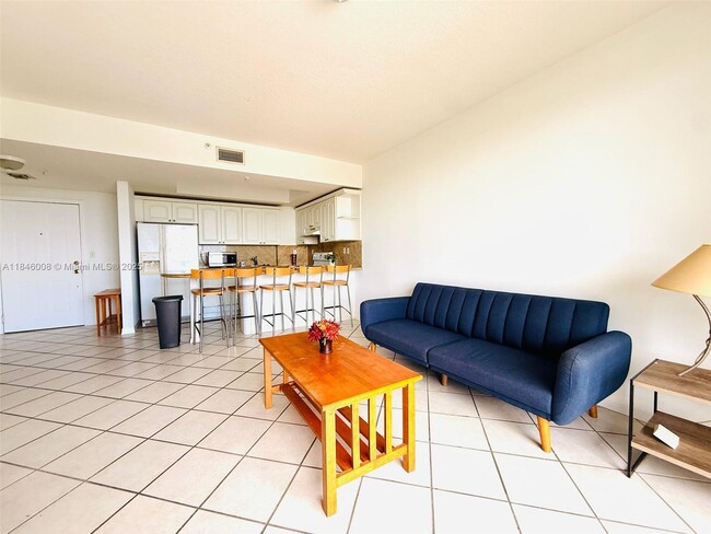 Building Photo - 3500 Coral Wy Unit 905 Rental