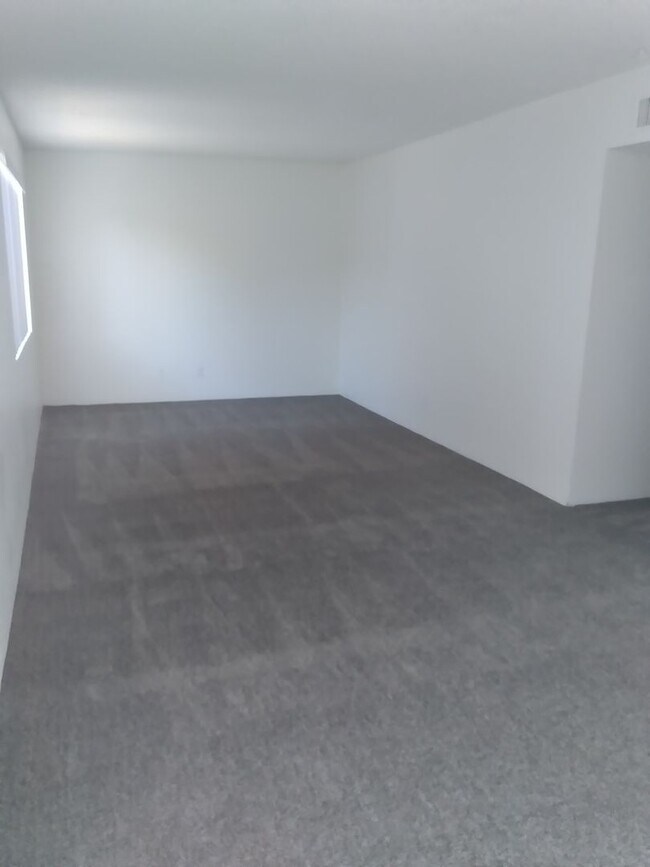 Photo - Mountain Lakes Apartments