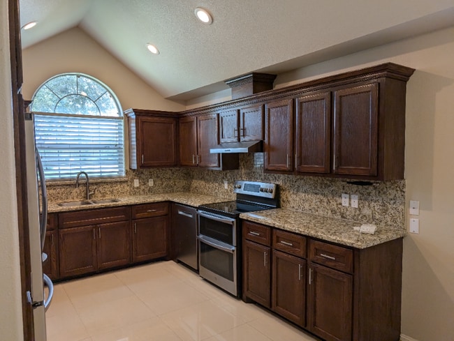 Photo - 2401 E 27th St