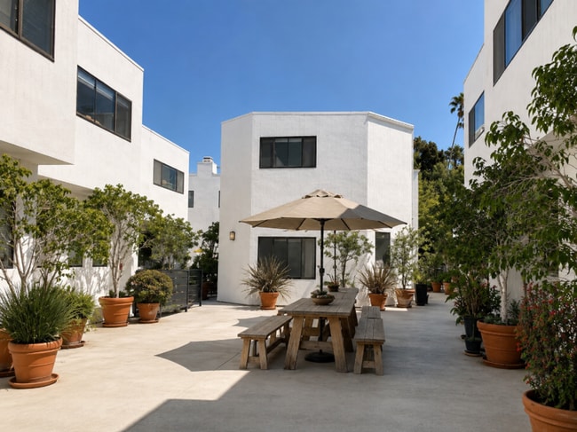 Building Photo - 2500 Abbot Kinney Blvd Unit 7125 - APT 29