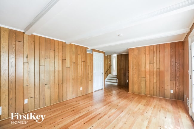 Photo - 9827 Mission Rd