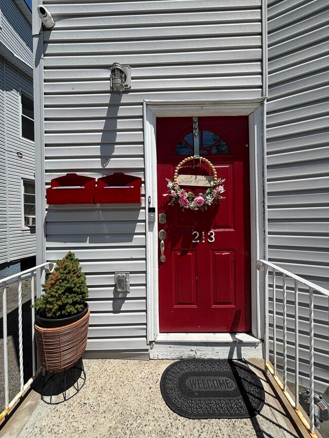 Photo - 213 Lakeview Ave Unidad #2