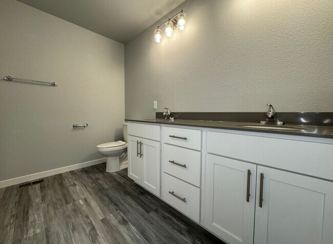 Photo - 3-Bedroom|2.5 Bathroom Home