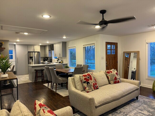 Photo - 8714 San Benito Way