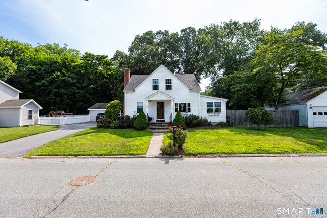 Building Photo - 1 Middle St