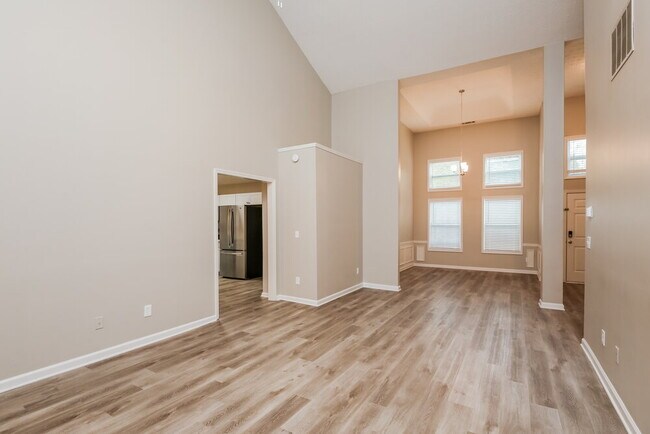 Photo - 5563 Newberry Point Dr