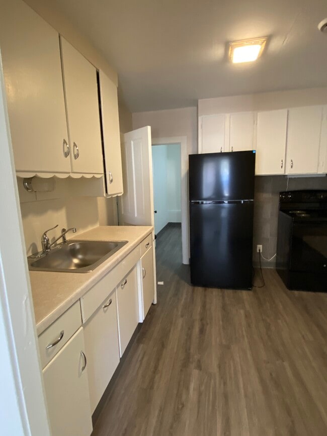 Photo - 402 Caroline St
