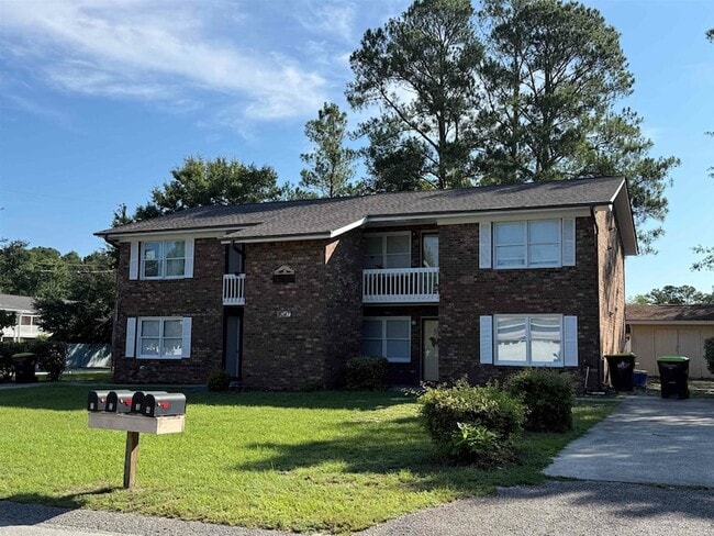 Building Photo - 4047 Fairway Dr Unit Apartment 1