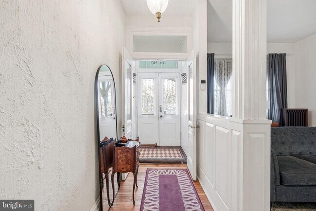 Photo - 346 E Union St