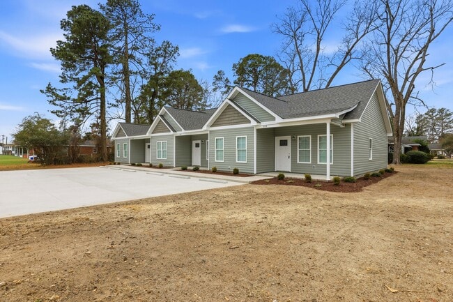 Photo - 111 N Mill St