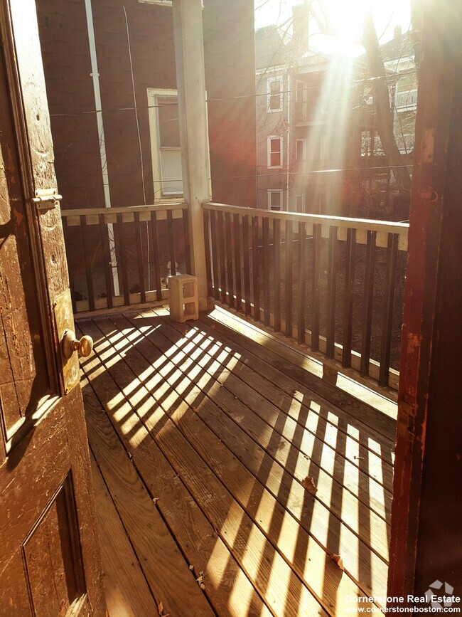 Building Photo - 100 Calumet St Unit 2 Rental