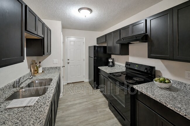 Photo - 8601 India Ave