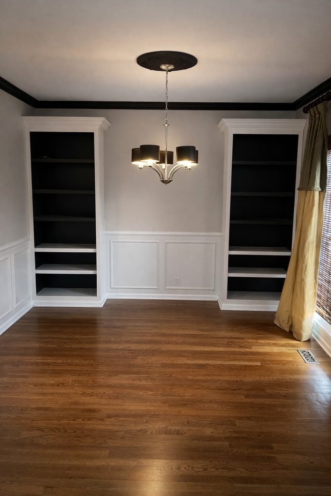 Photo - 2518 Wythe Close