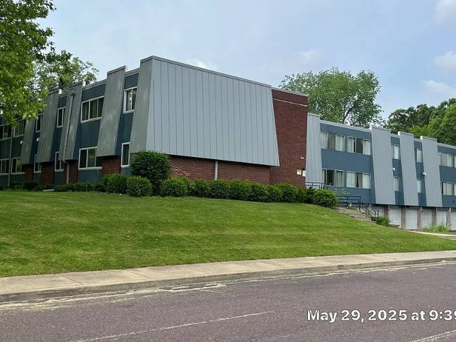 Photo - 1226 E Maywood Ave Apartment Unit 103
