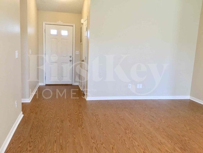Photo - 687 Bobolink Ct