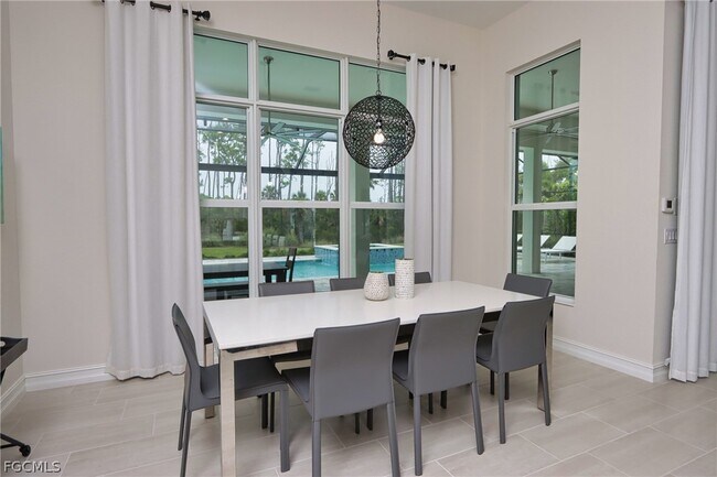 Photo - 6262 Union Island Wy