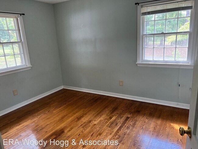 Photo - 3 br, 1.5 bath House - 6460 Thrush Way