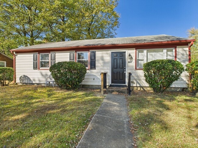 Building Photo - 2102 Brockway Ln