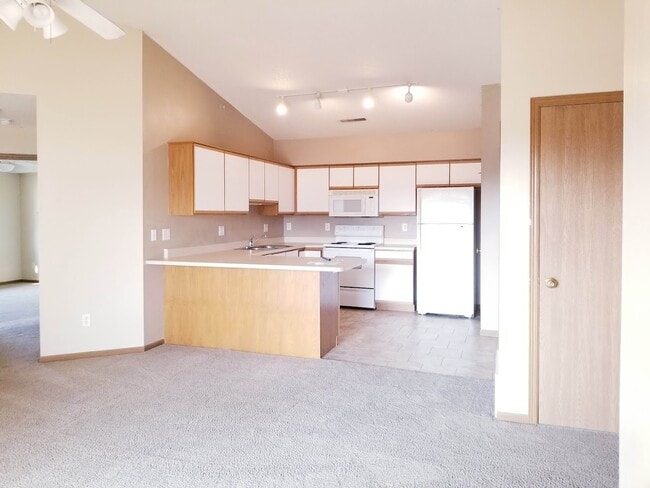 Photo - 560 Penn Ct Unit 9