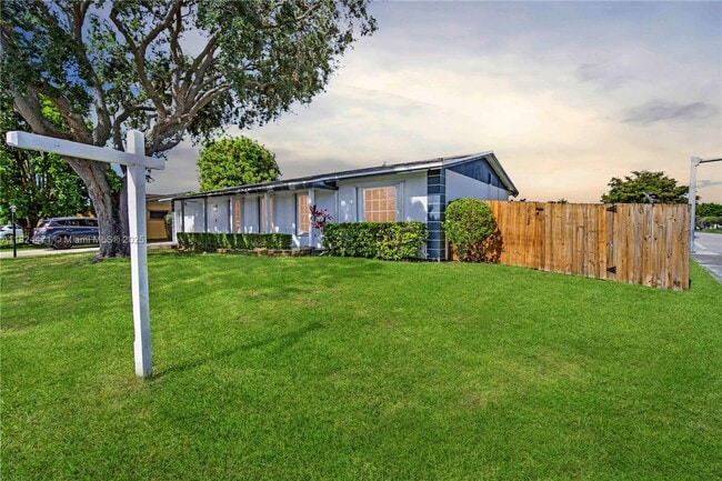 Photo - 10591 SW 122nd Ct Casa