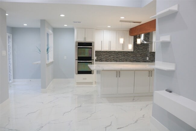 Photo - 10323 Bridgeland Ln