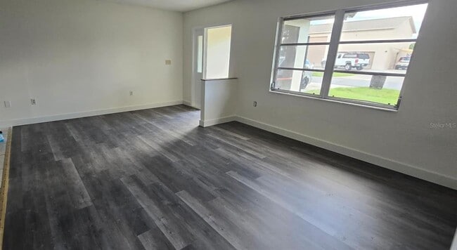 Photo - 526 Reading St NW