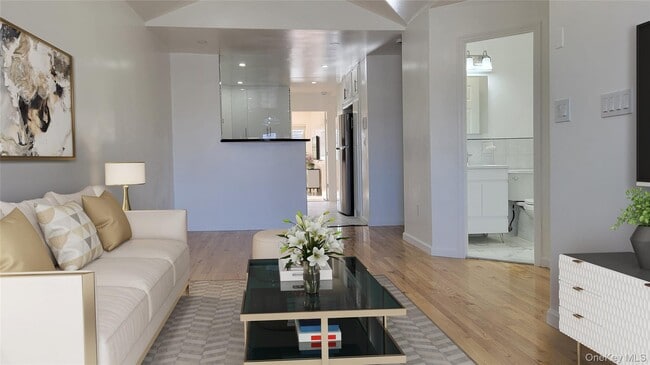 Photo - 31-16 60th St