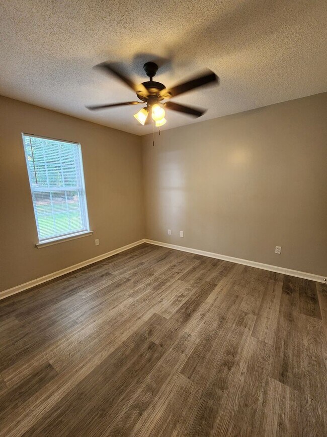 Photo - Southern Comfort Oasis: 3BR/2BA Rental Home in Valdosta, GA