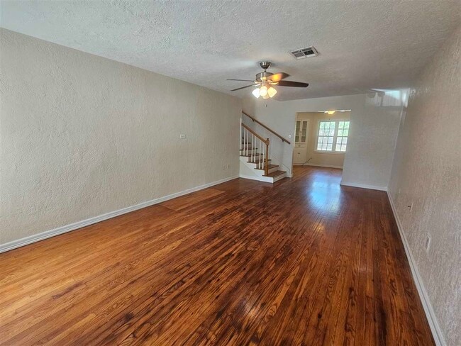 Photo - 1331 NW Cherry Ave