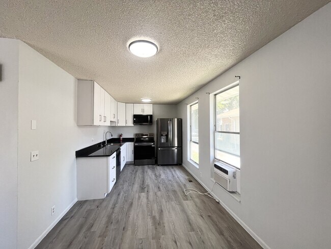 Photo - 1267 Crandall Ave S