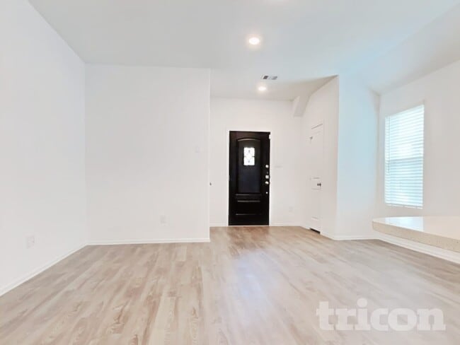Photo - 212 Seven Pnes Dr