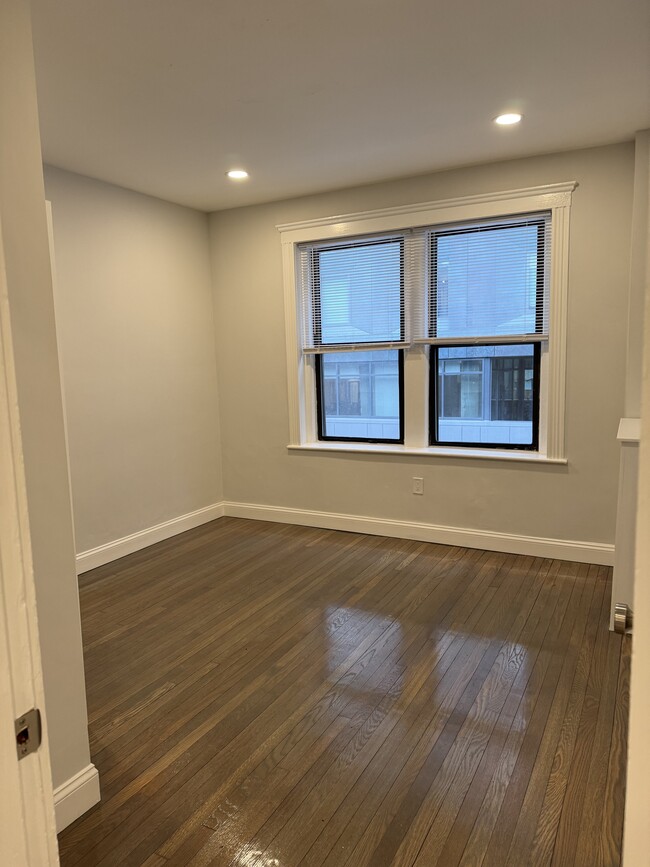 54 Queensberry St Unidad 17