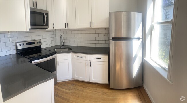 Building Photo - 150 Conselyea St Unit #1 Rental