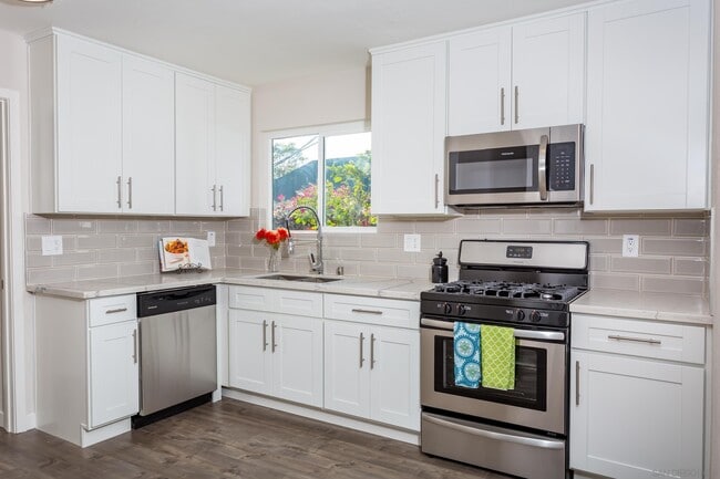 Building Photo - 3080 Island Ave Unit C Rental