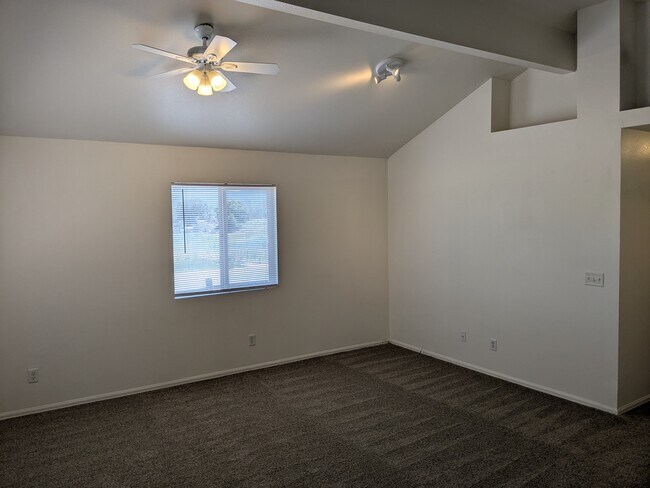 Livingroom - 1651 N 15th St Unidad A