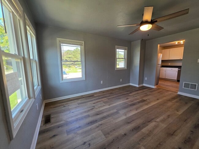 Photo - Shipyard Maple At 5th Unit 604 5th Street (Lower Back)