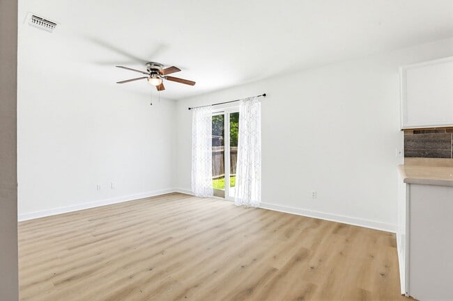 Photo - 9616 Kennebec Way