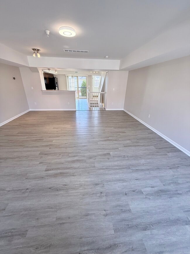 Photo - 14072 Lakeside Blvd N