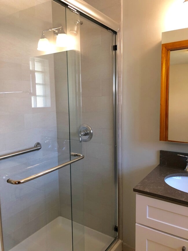 Photo - Updated 3Bed/2Bath Home For Rent Brookfield! 2 Car Attached Garage