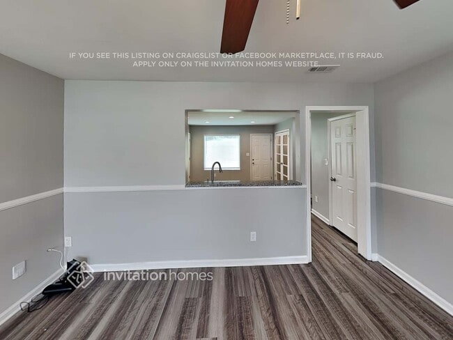 Photo - 716 Raindrops Rd