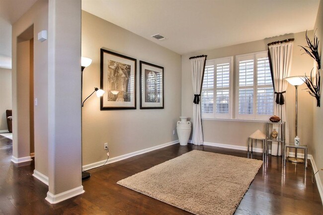 Photo - Stunning (Formal Model) 3/3 w/Huge Loft!  Please read entire ad before requesting a viewing!!