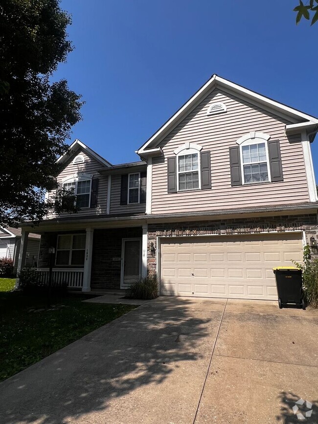 Building Photo - Charming 3-Bedroom Home Steps from Clear C...
