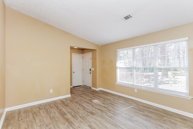 Photo - 6761 Timbers E Dr