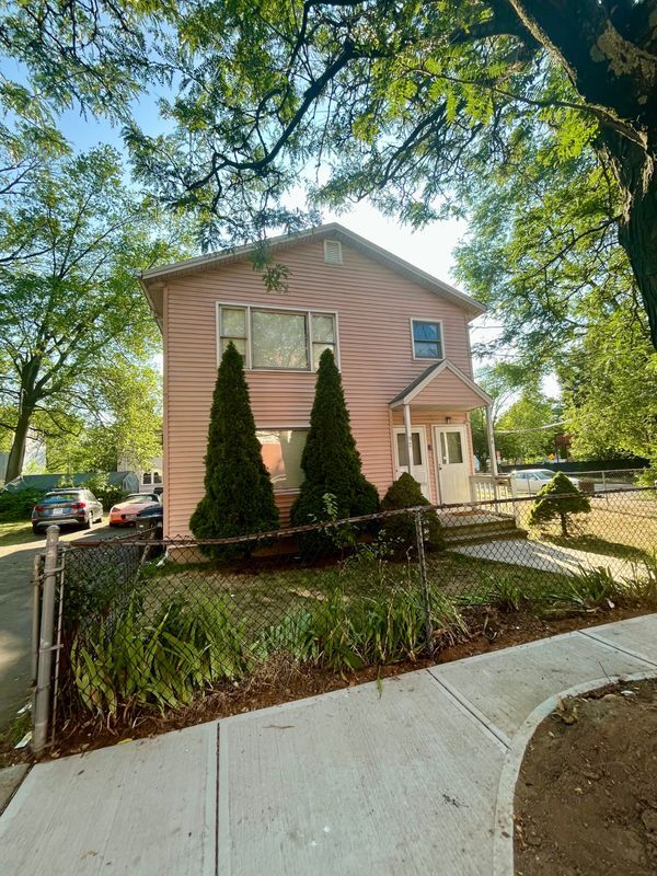 Building Photo - 92 Arch St Rental