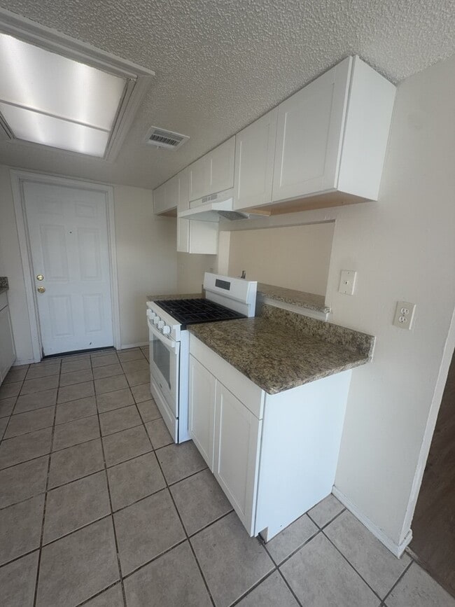Photo - 18214 Almonte Ln