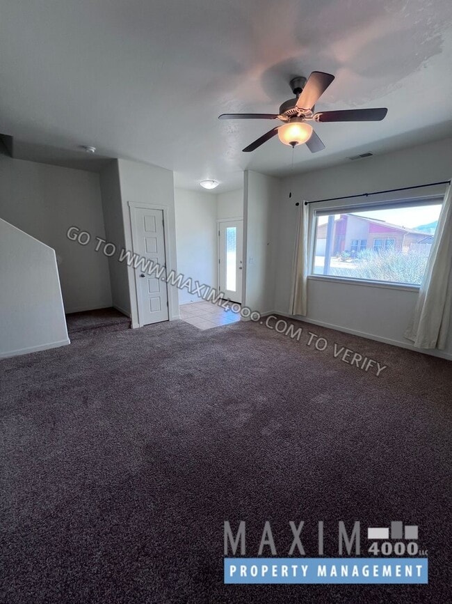 Photo - 389 White River Dr