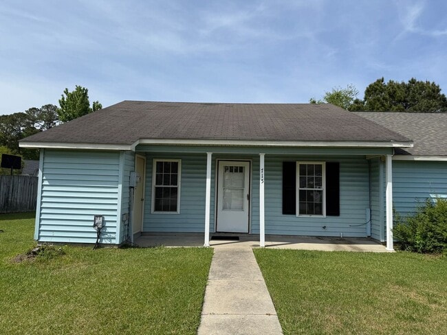 Building Photo - Nice 2 bedroom, 2 bath duplex