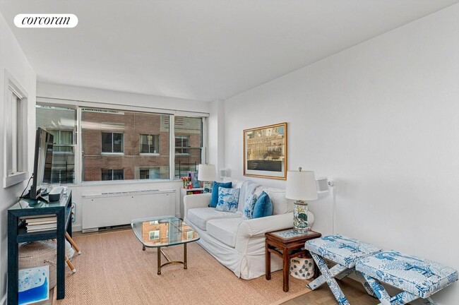 Photo - 340 E 64th St